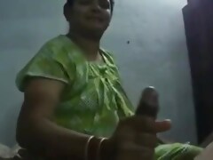 Pulsation Slimy Hand-job Indian Desi aunty happen to alms-man
